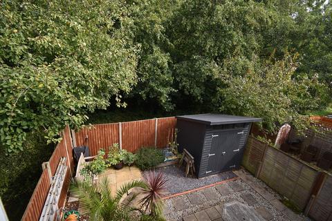 14 Perth Close, Exeter, EX4 5BB