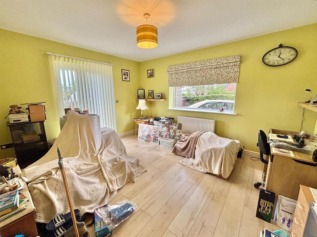 Dining room/ Bedroom 3
