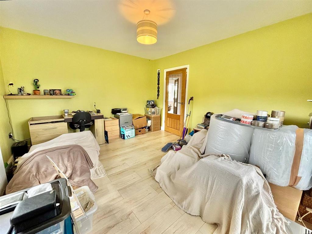 Dining room/ Bedroom 3