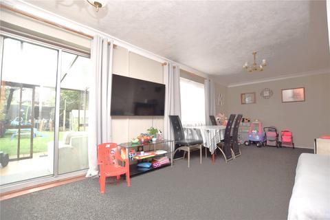 3 bedroom end of terrace house to rent, Thatches Grove, Chadwell Heath, Romford, RM6