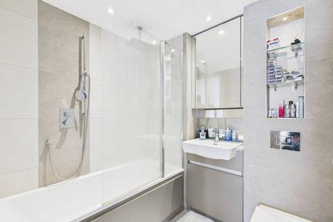 3 bedroom apartment to rent, Marsh Wall, London E14