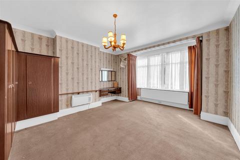 562 Caledonian Road, London, N7 9SD