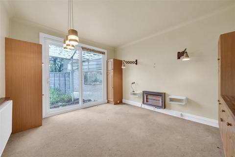 562 Caledonian Road, London, N7 9SD