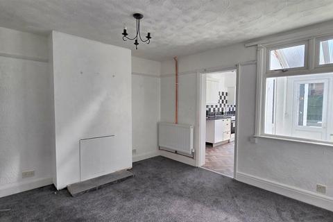 2 bedroom terraced house for sale, South Road, Gorleston