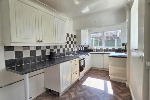 2 bedroom terraced house for sale, South Road, Gorleston
