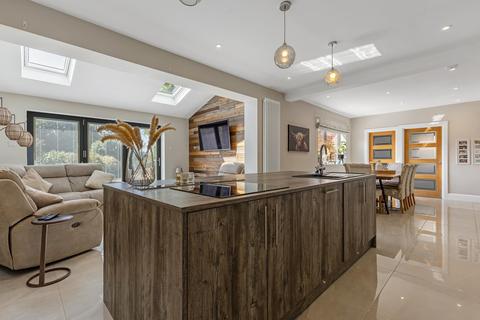 4 bedroom detached house for sale, Oxford Road Bodicote Banbury, Oxfordshire, OX15 4AE