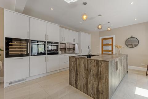 4 bedroom detached house for sale, Oxford Road Bodicote Banbury, Oxfordshire, OX15 4AE