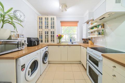 2 bedroom flat for sale, Albion Avenue, Clapham, London, SW8