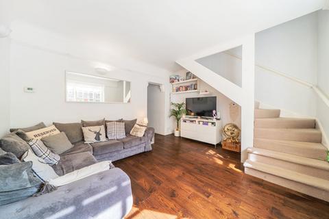Albion Avenue, Clapham, London, SW8