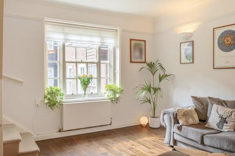 2 bedroom flat for sale, Albion Avenue, Clapham, London, SW8