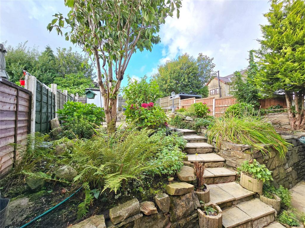 Lush Rear Gardnes
