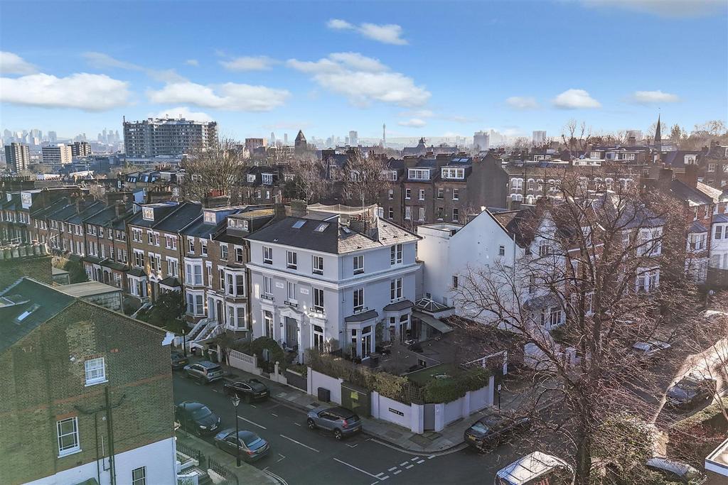 DRONE LONDON.jpg
