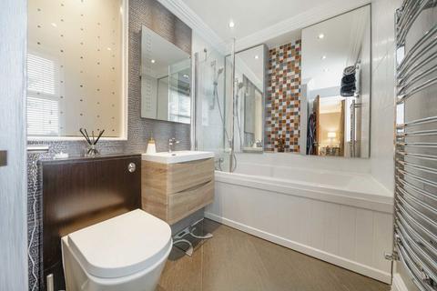 77 West Heath Road, London, NW3 7TH