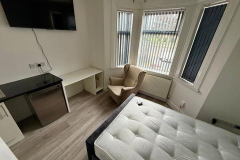 1 bedroom house of multiple occupation to rent, Uxbridge Road, Hayes UB4