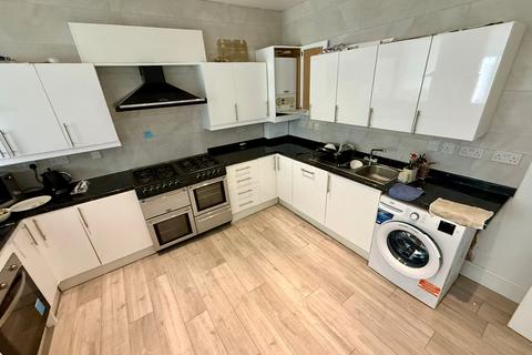 1 bedroom house of multiple occupation to rent, Uxbridge Road, Hayes UB4