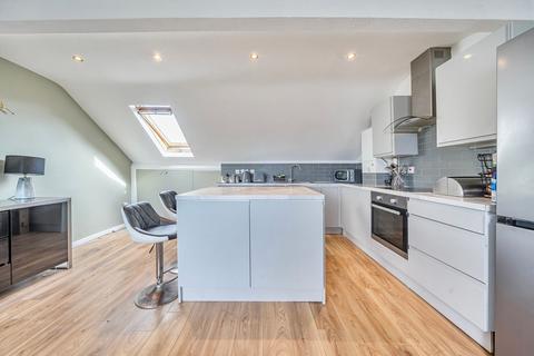 2 bedroom flat for sale, Birkbeck Road, Beckenham BR3