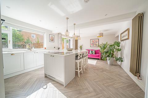 44 Barcheston Road, Knowle, Solihull, B93 9JU