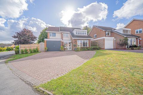 4 bedroom detached house for sale, Barcheston Road, Knowle, B93