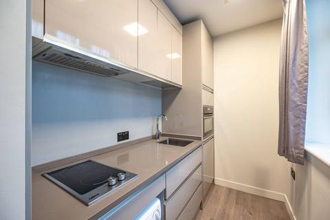 Studio to rent, Brent Street, Hendon, London, NW4