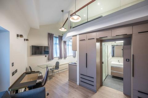 undefined, Brent Street, Hendon, London, NW4