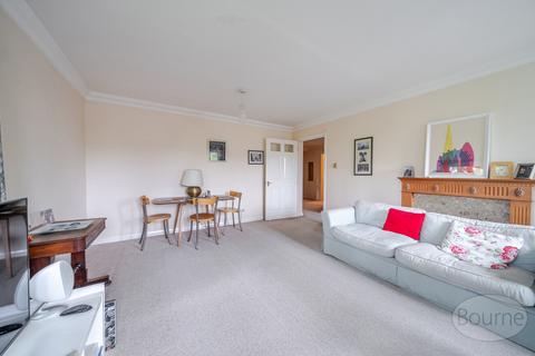 3 bedroom apartment for sale, Frensham Road, Farnham, Surrey, GU9