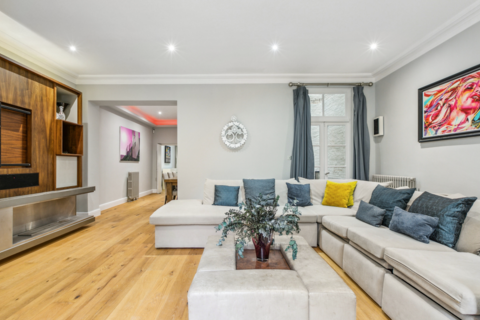 2 bedroom flat for sale, Redcliffe Square, London, SW10