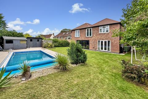 6 bedroom detached house for sale, Manthorpe Road Grantham NG31