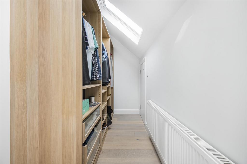 Walk in wardrobe