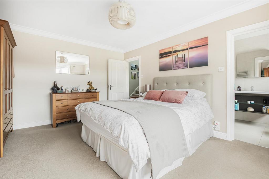 Bedroom 2 (pic 2)