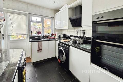 3 bedroom end of terrace house for sale, Swale Road, Farnborough, Hampshire