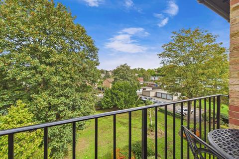 2 bedroom penthouse for sale, Balmoral Court, 35 The Avenue, Beckenham, BR3