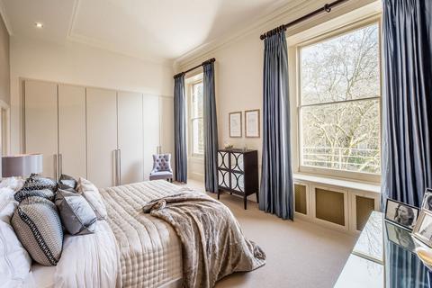3 bedroom apartment to rent, Princes Gate, London, SW7