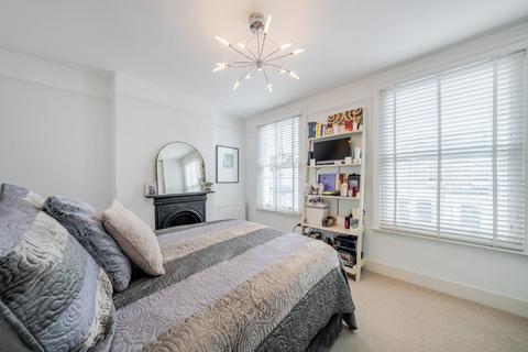 22 William Road, London, SW19 3PL