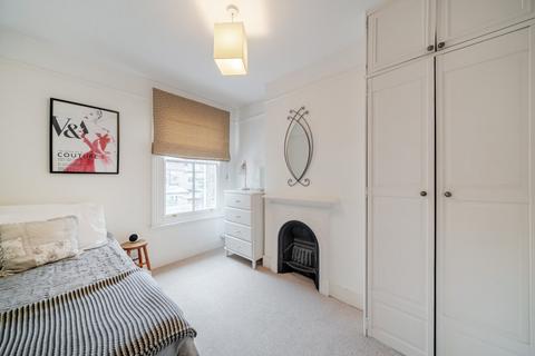 22 William Road, London, SW19 3PL
