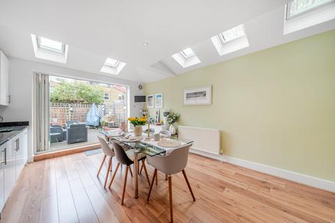 22 William Road, London, SW19 3PL