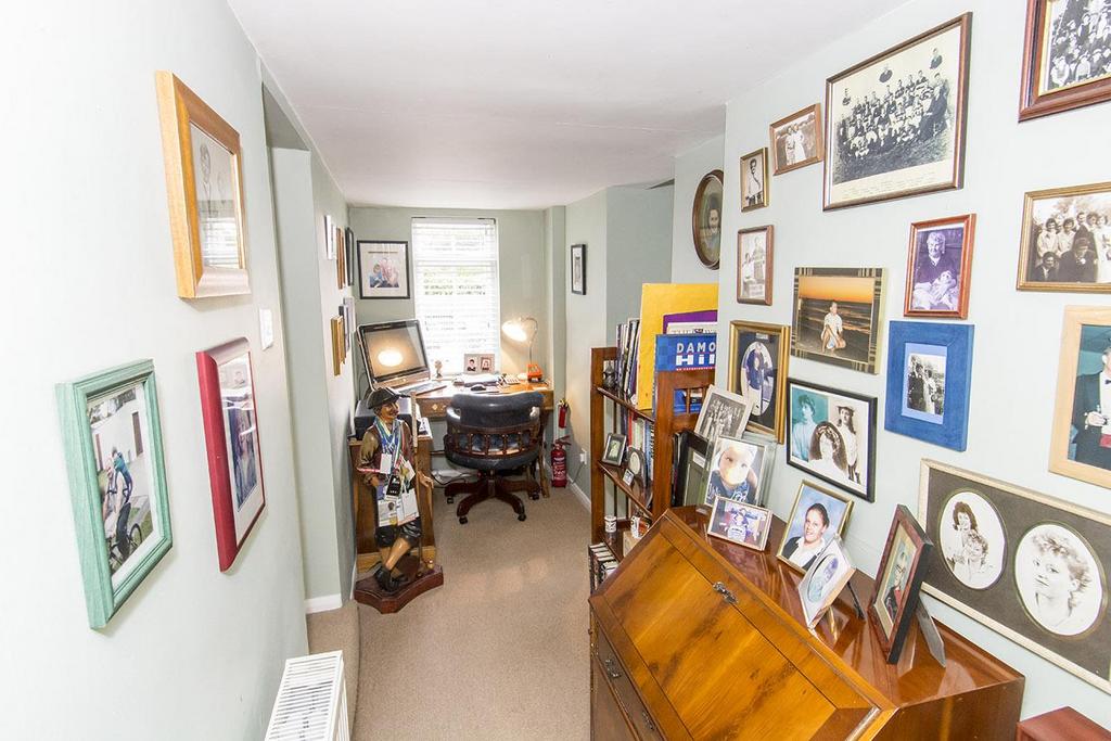 Landing/Study Area