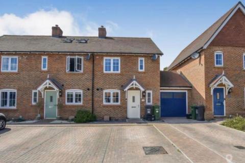 2 bedroom end of terrace house for sale, Hayton Crescent, Tadworth KT20