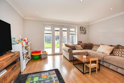 2 bedroom end of terrace house for sale, Hayton Crescent, Tadworth KT20