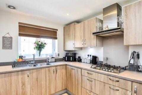 2 bedroom end of terrace house for sale, Hayton Crescent, Tadworth KT20