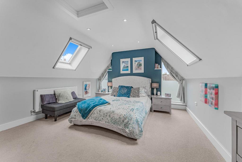 BEDROOM 2.jpg