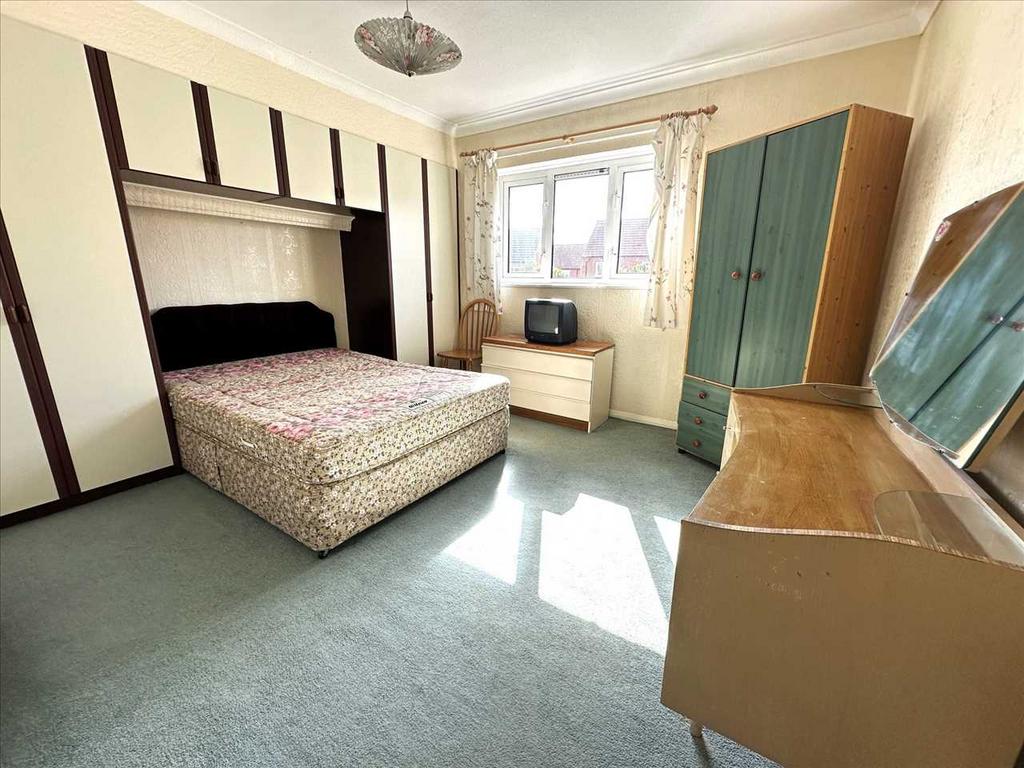 Bedroom (rear)