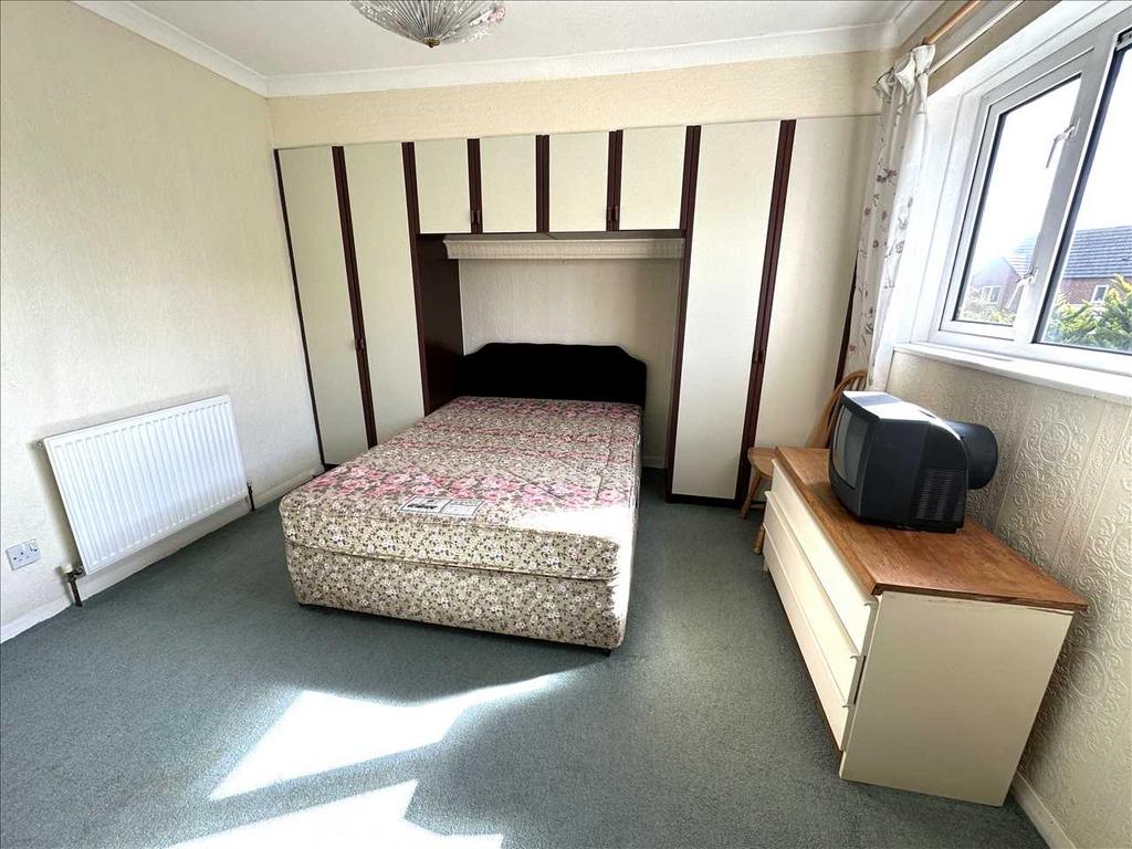 Bedroom (rear)