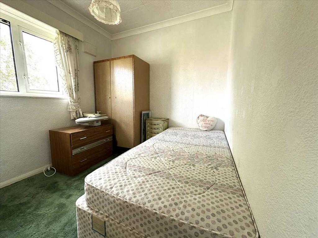 Bedroom (front)
