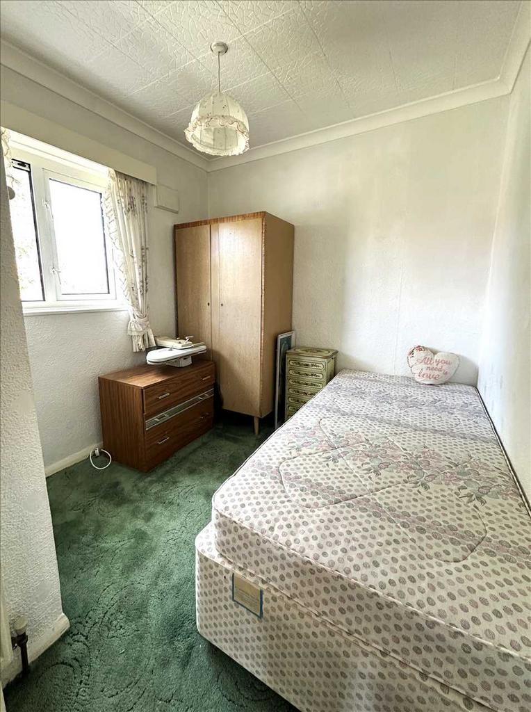 Bedroom (front)
