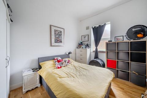 2 bedroom flat for sale, Park Hall Road, London, SE21