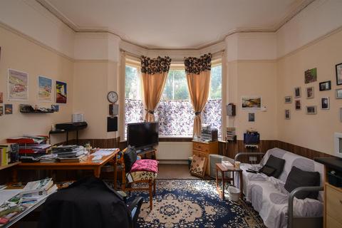 1 bedroom flat for sale, London Road, St Leonards-On-Sea TN37