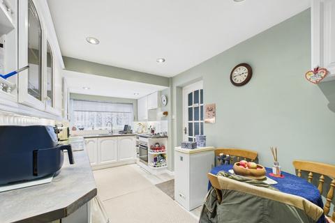 4 bedroom detached house for sale, Orchard Drive, Middleton On The Wolds, YO25 9UW
