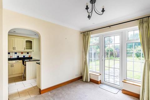 24 Oakdene Close, Brockham, Betchworth, RH3 7JZ