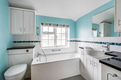24 Oakdene Close, Brockham, Betchworth, RH3 7JZ