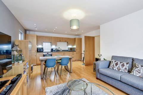 2 bedroom apartment for sale, Bateson Drive, Leavesden, WD25